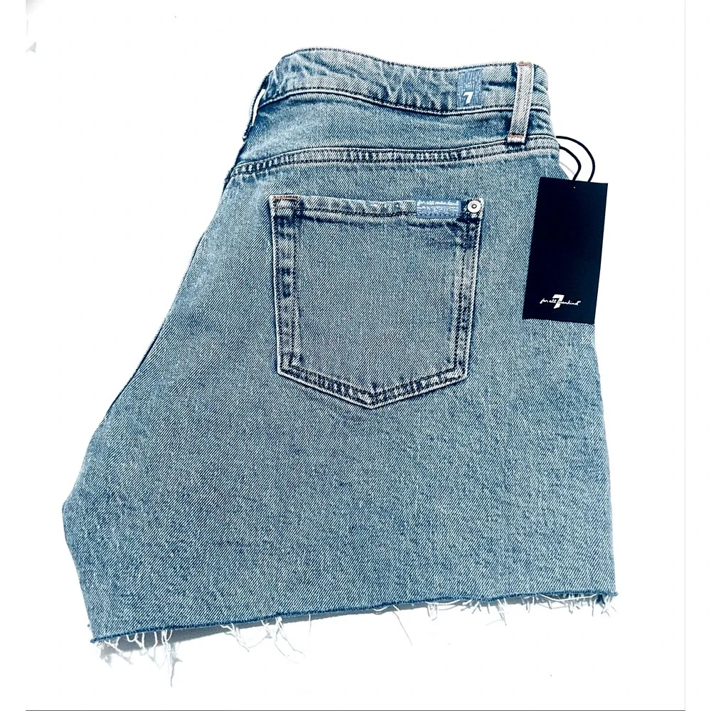 7 For All Mankind Monroe Long Denim Shorts, in Ode To. Size 31. NWT’s